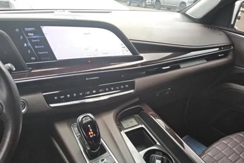 2023 Cadillac Escalade ESV Sport Platinum photo 1