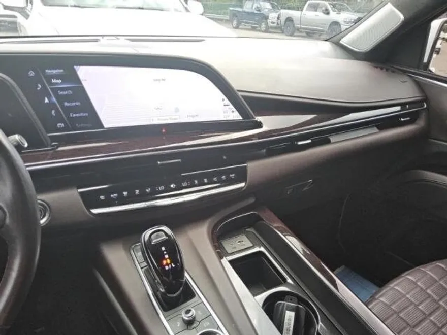 2023 Cadillac Escalade ESV Sport Platinum photo 1