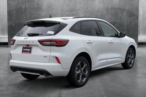 2024 Ford Escape ST-Line photo 2