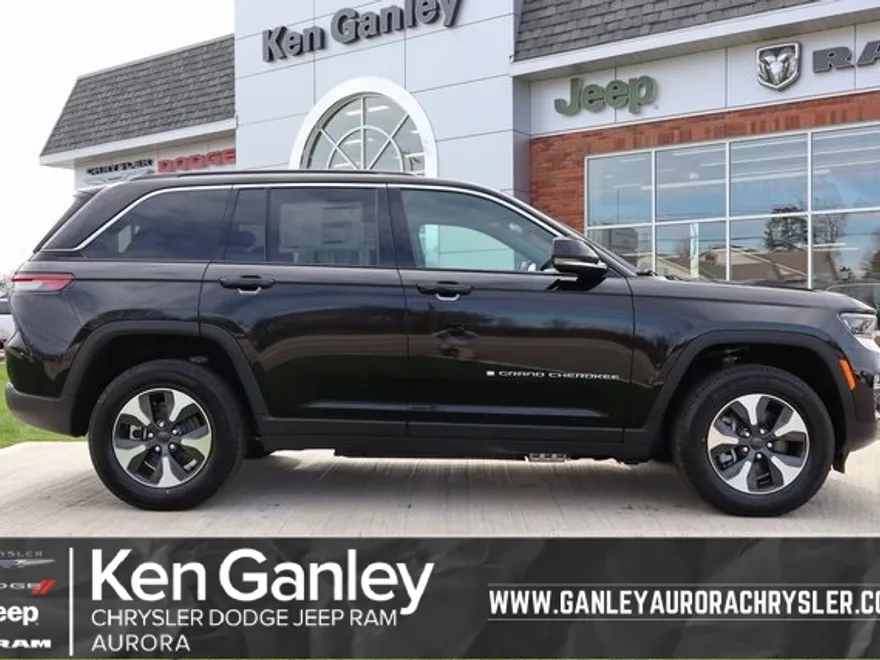 2025 Jeep Cherokee 4xe photo 1