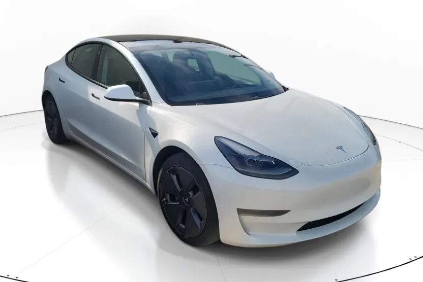 2021 Tesla Model 3 Standard Range Plus photo 1