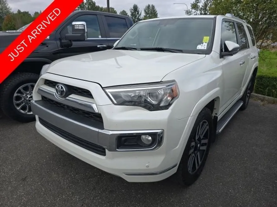 2018 Toyota 4Runner SR5 photo 1