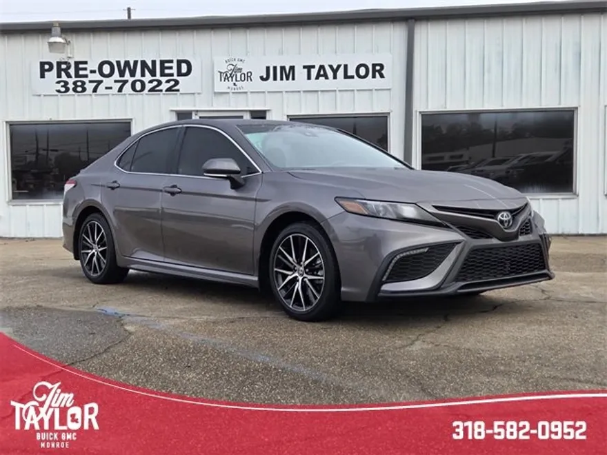 2024 Toyota Camry SE photo 1