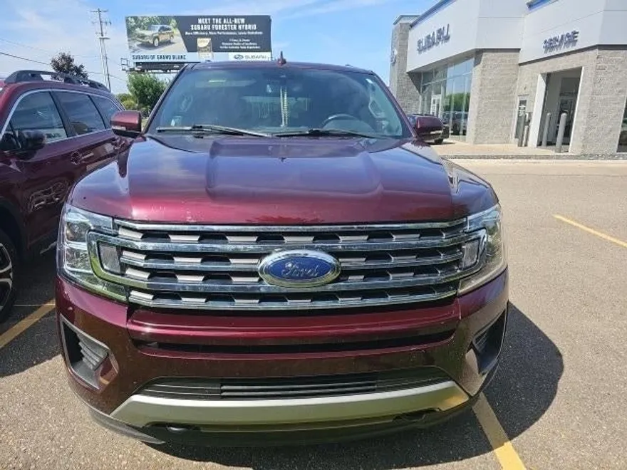 2021 Ford Expedition XLT photo 1