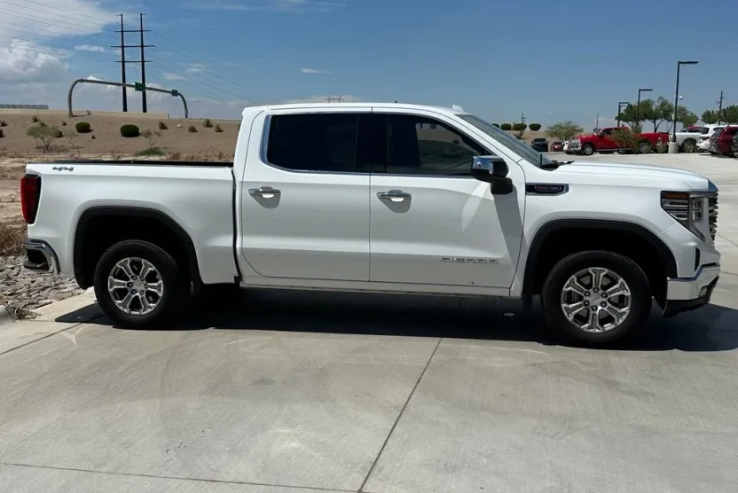 2024 Gmc Sierra 1500 SLT photo 1