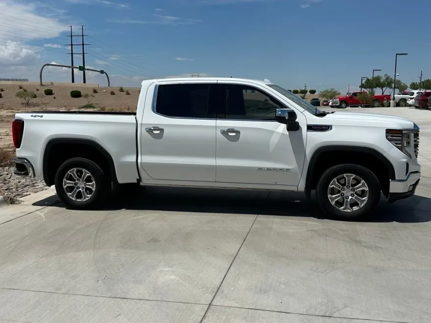 2024 Gmc Sierra 1500 SLT photo 1