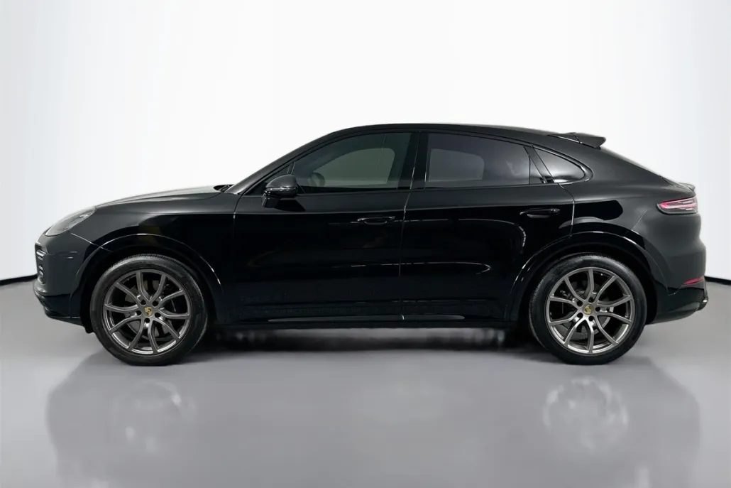 2022 Porsche Cayenne Coupe GTS photo 1
