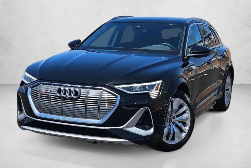 2022 Audi e-tron Premium Plus photo 1