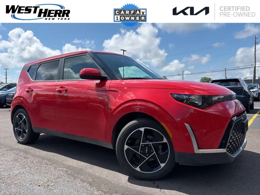 2023 Kia Soul EX photo 1