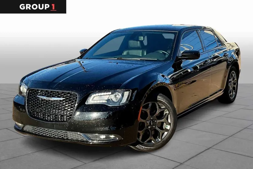2017 Chrysler 300 photo 1