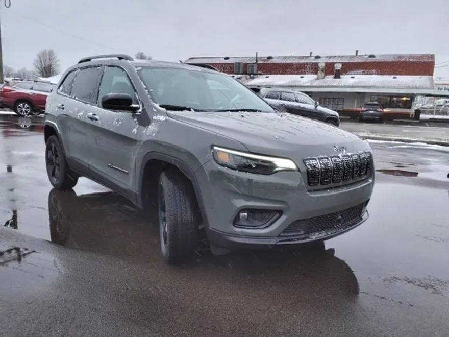 2023 Jeep Cherokee Altitude Lux photo 1