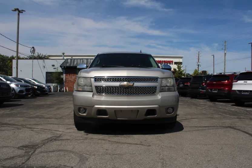 2009 Chevrolet Suburban 1500 LTZ photo 1