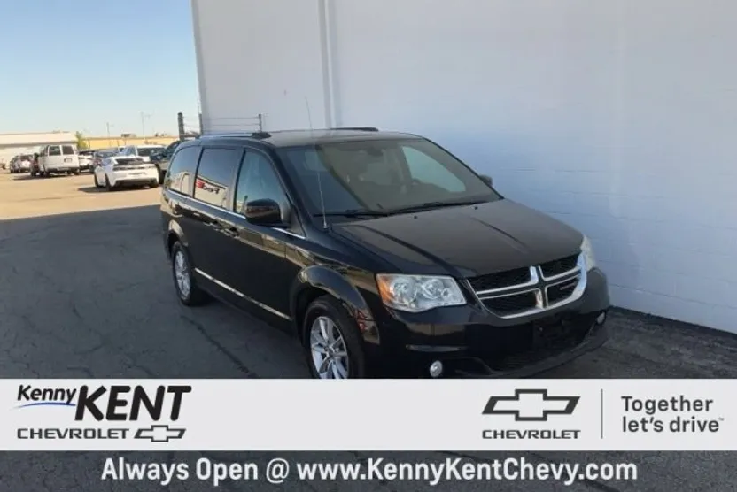 2020 Dodge Grand Caravan SXT photo 1
