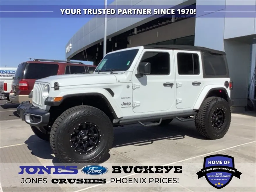 2023 Jeep Wrangler Sahara photo 1