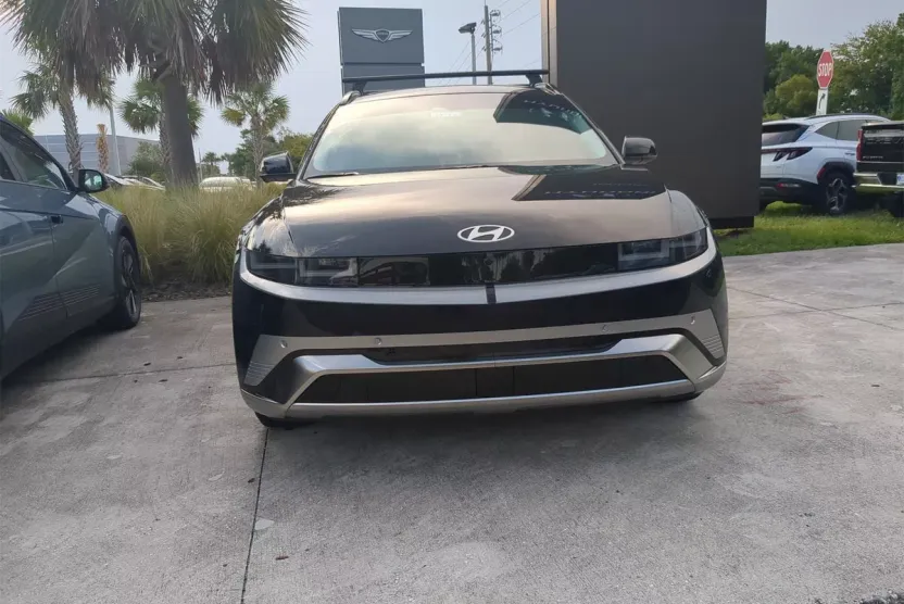 2025 Hyundai Ioniq 5 Limited photo 1