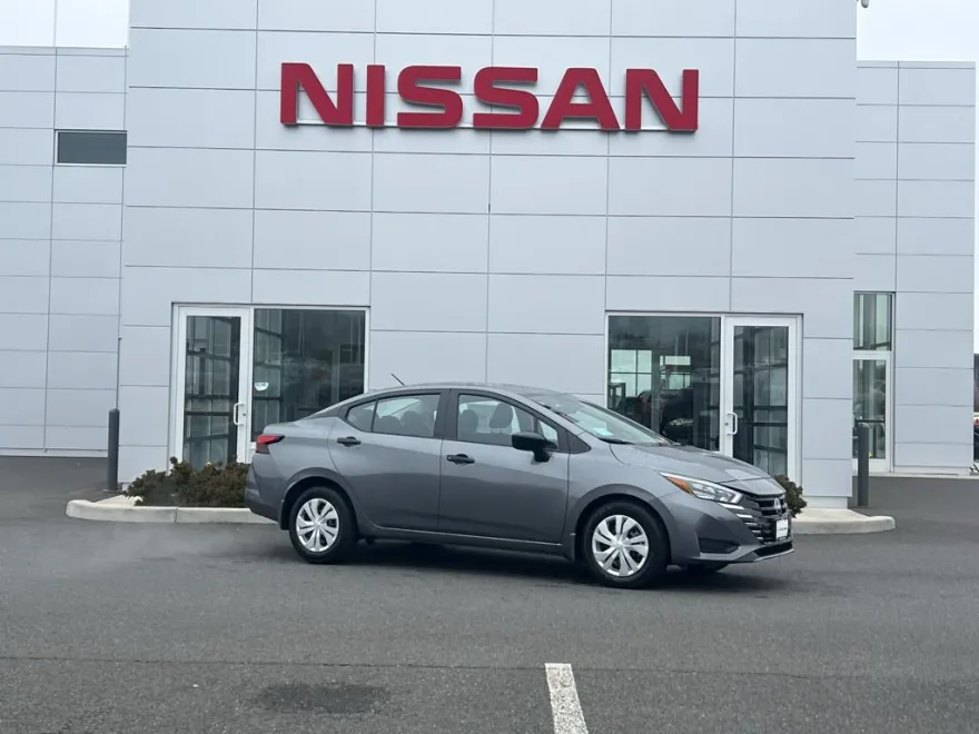 2025 Nissan Versa S photo 1