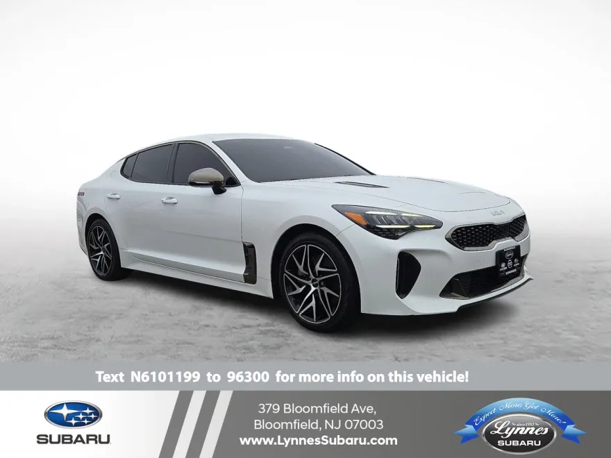 2022 Kia Stinger GT-Line photo 1