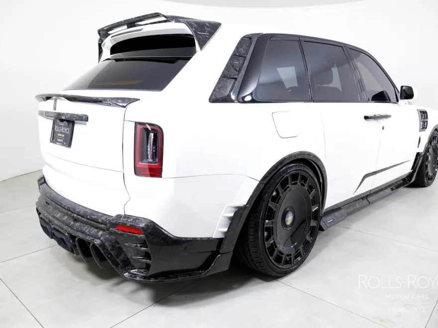 2025 Rolls Royce Cullinan Black Badge photo 1