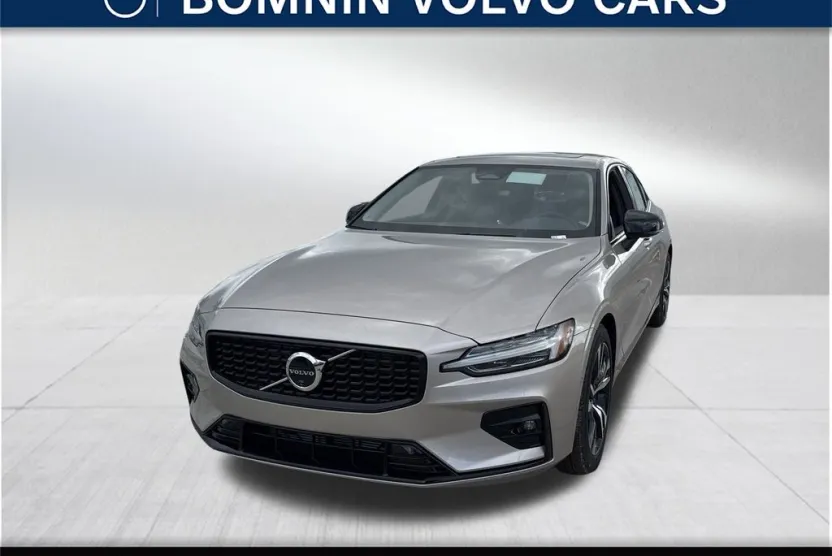 2025 Volvo S60 B5 Plus photo 1