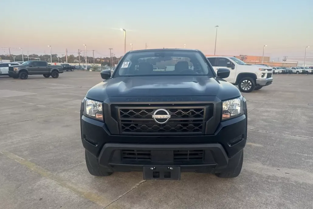 2022 Nissan Frontier S photo 1