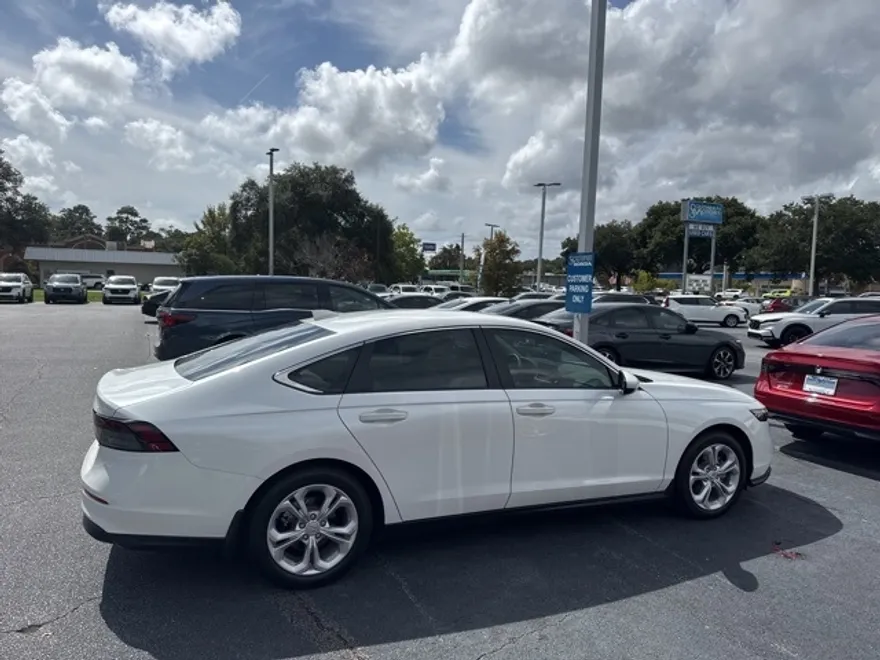 2025 Honda Accord LX photo 1