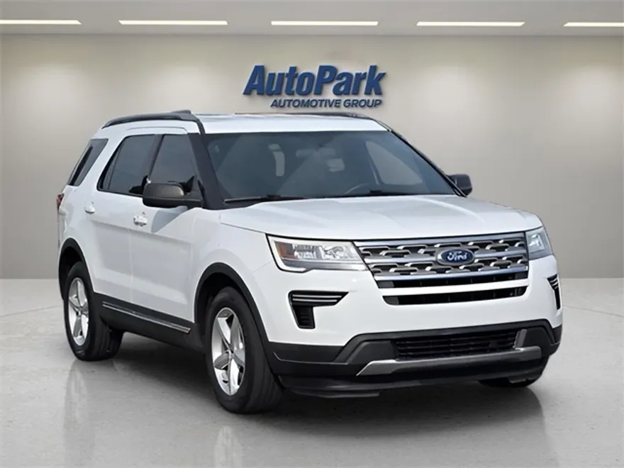 2018 Ford Explorer XLT photo 1