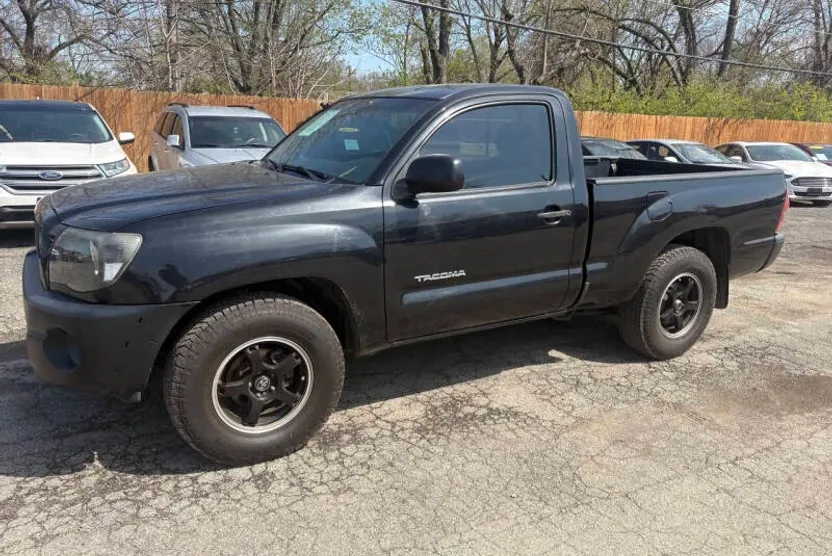 2006 Toyota Tacoma DLX photo 1