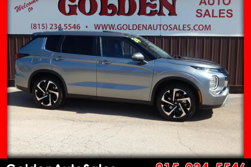2024 Mitsubishi Outlander SE Black Edition photo 1