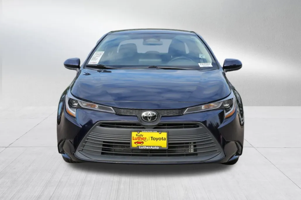 2024 Toyota Corolla LE photo 1