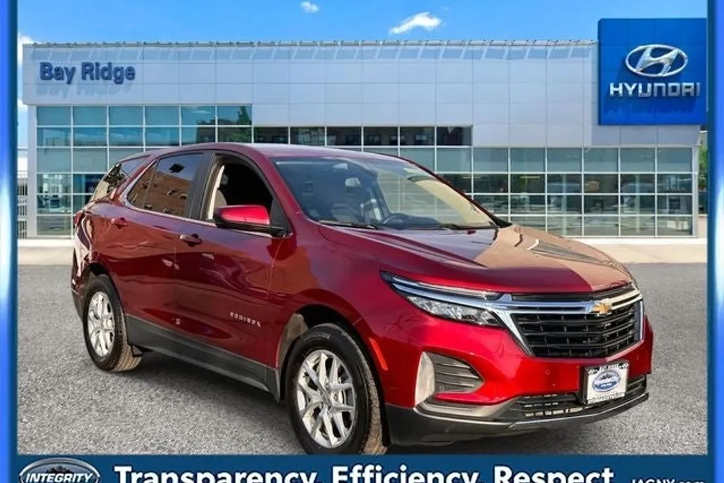 2024 Chevrolet Equinox LT photo 1