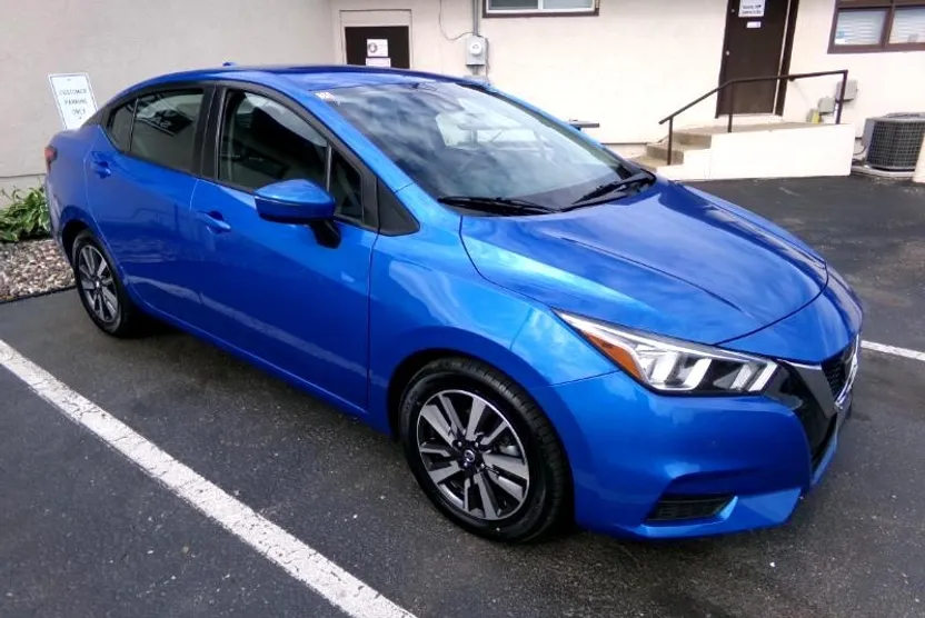 2021 Nissan Versa SV photo 1