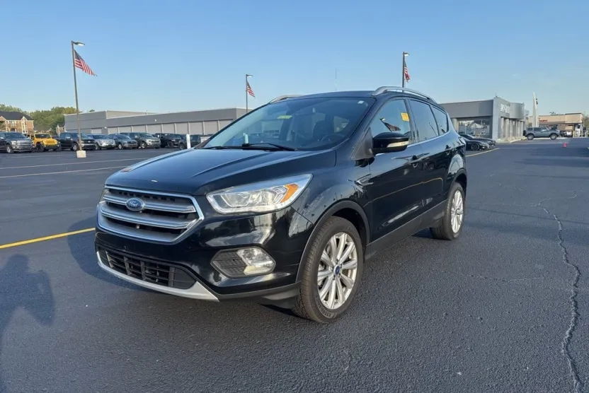 2017 Ford Escape Titanium photo 1