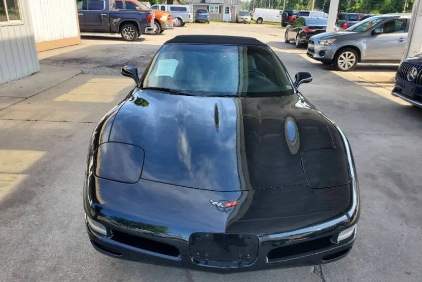 2000 Chevrolet Corvette photo 1