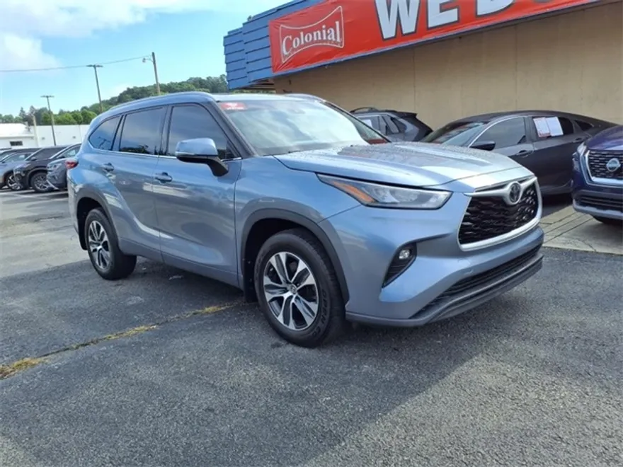 2020 Toyota Highlander XLE photo 1