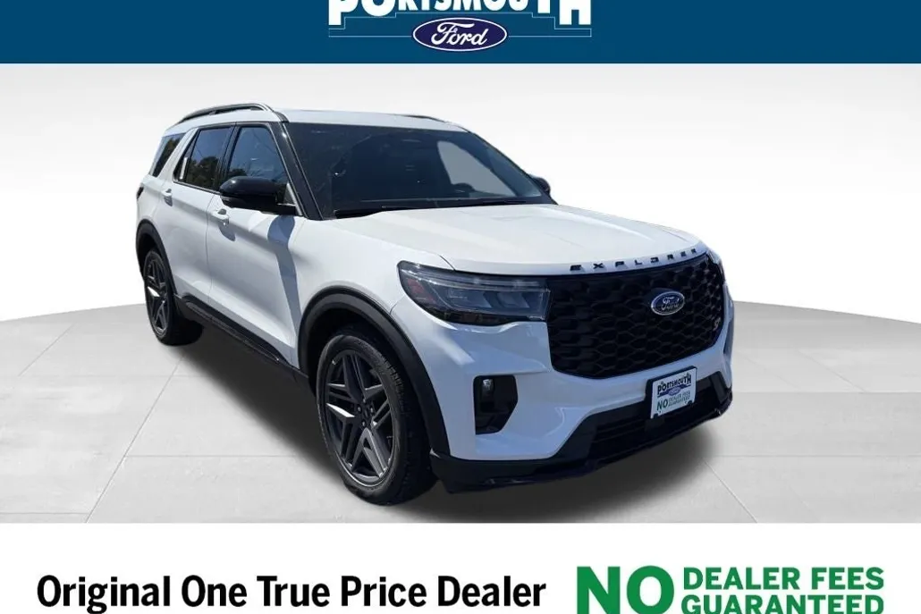 2025 Ford Explorer ST photo 1
