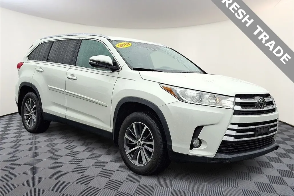 2019 Toyota Highlander XLE photo 1
