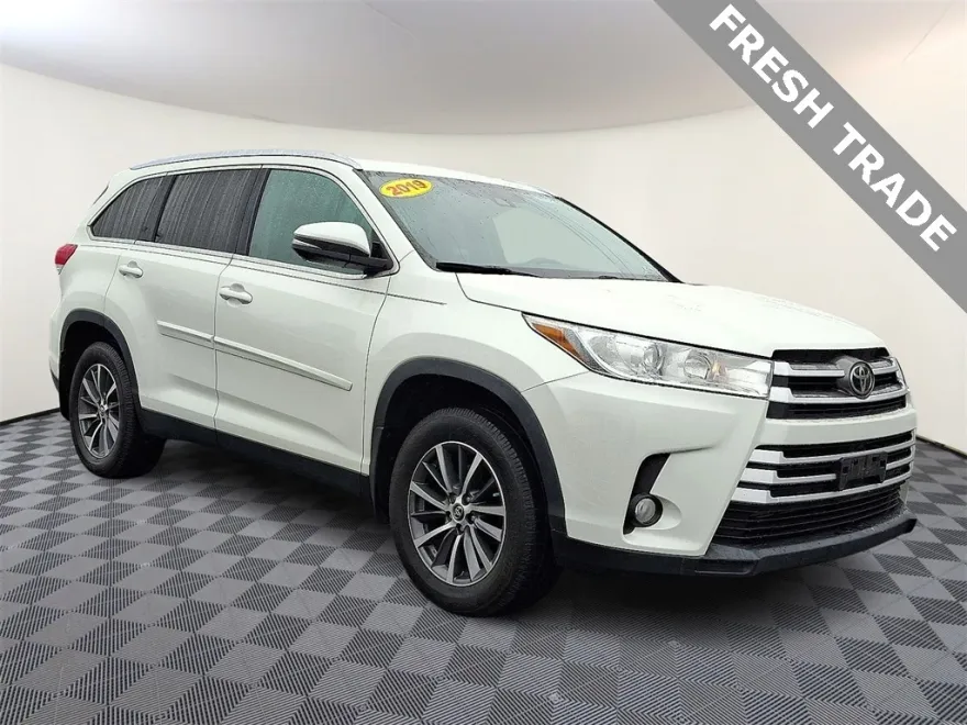 2019 Toyota Highlander XLE photo 1