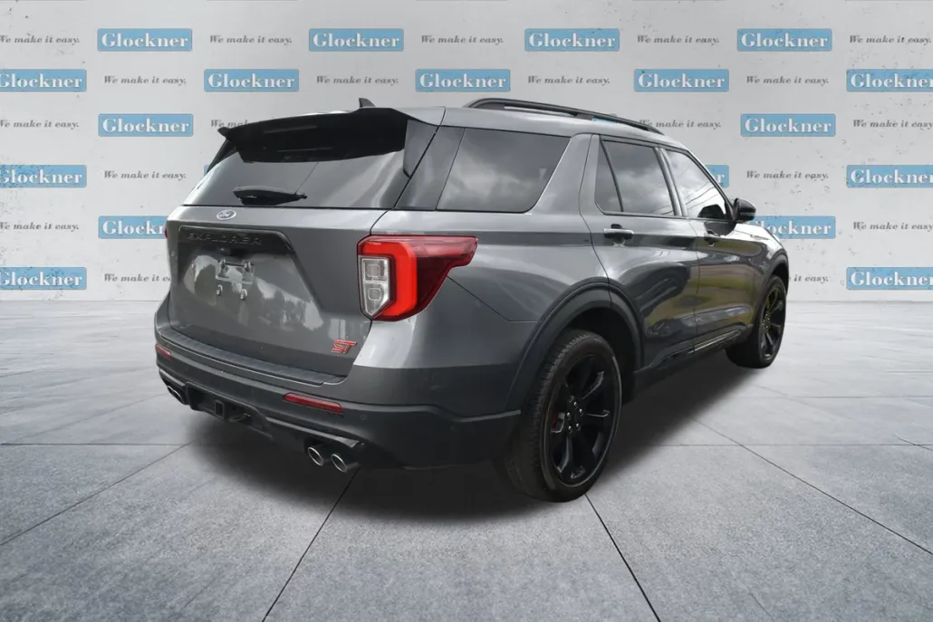 2023 Ford Explorer ST photo 1