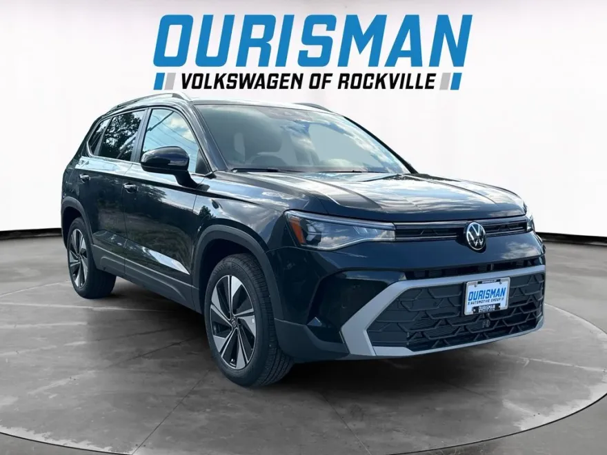 2025 Volkswagen Taos SE photo 1