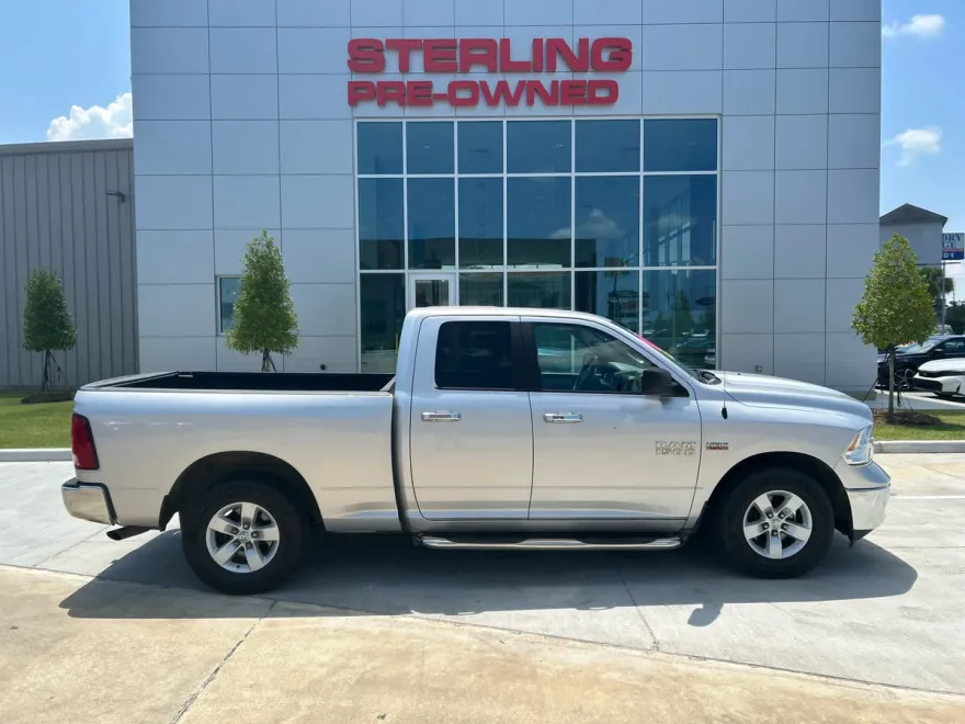 2017 Ram 1500 SLT photo 1