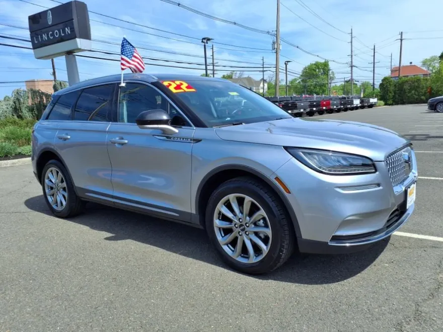 2022 Lincoln Corsair Standard photo 1