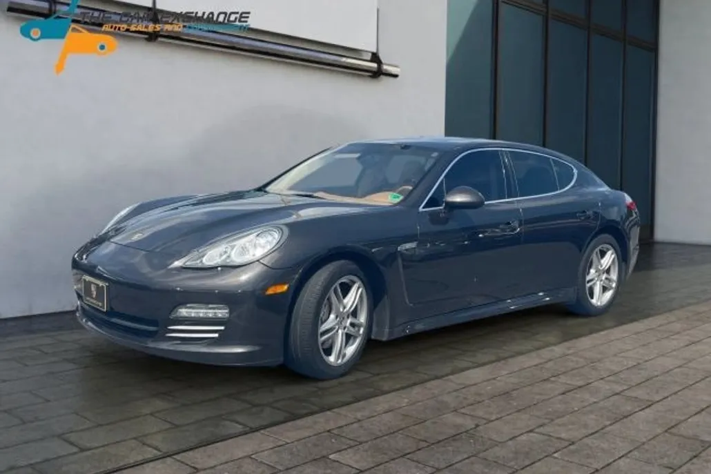 2010 Porsche Panamera 4S photo 1