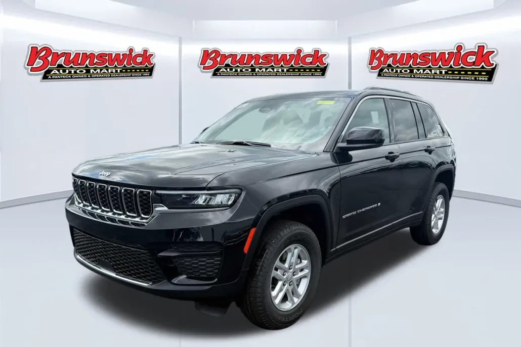 2025 Jeep Grand Cherokee Laredo photo 1