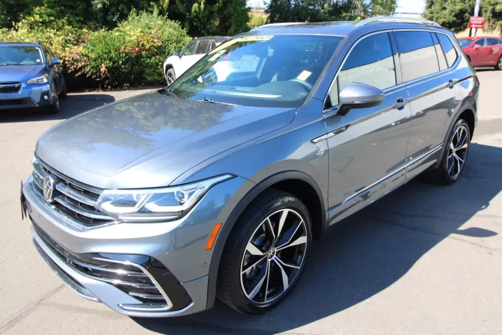 2022 Volkswagen Tiguan SEL Premium R-Line photo 1