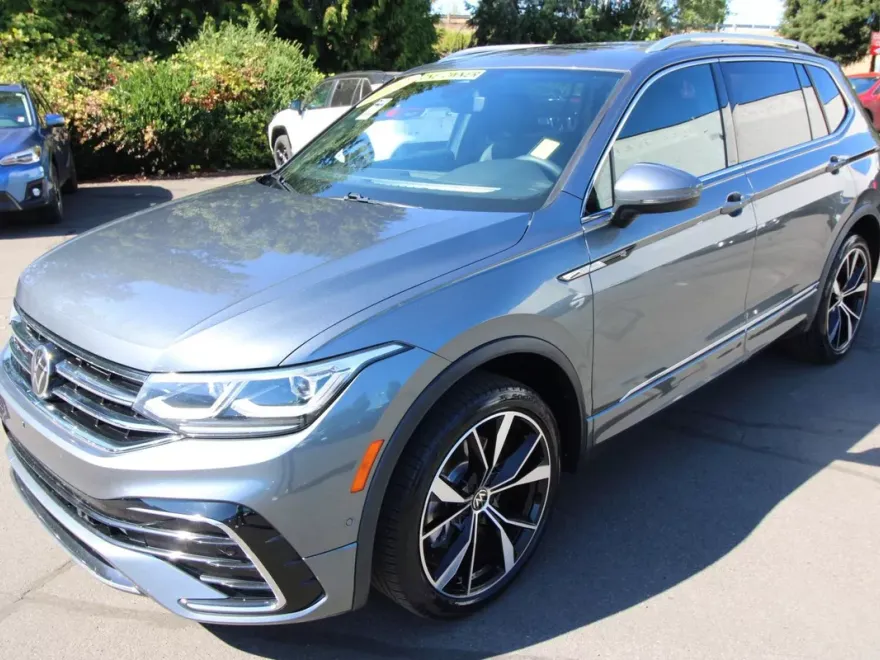 2022 Volkswagen Tiguan SEL Premium R-Line photo 1
