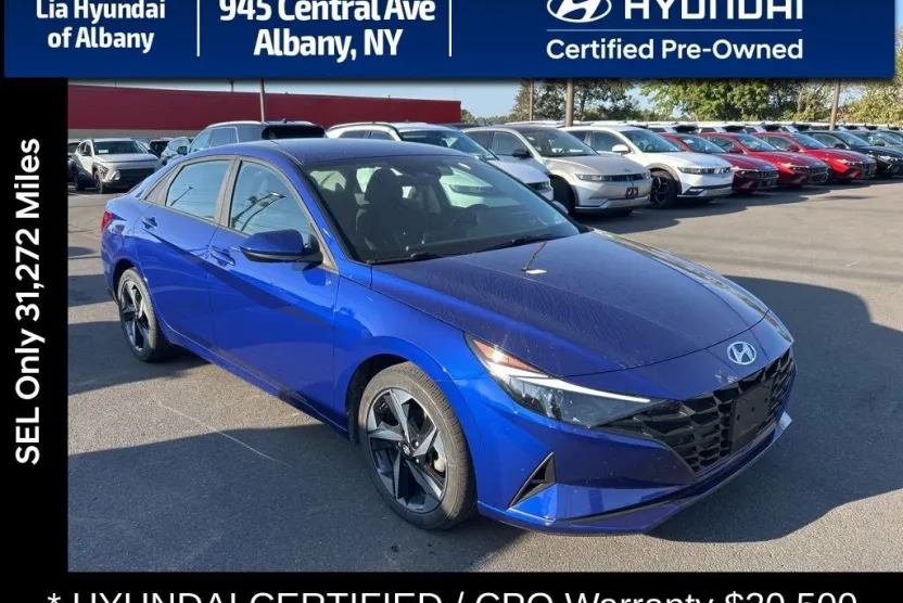 2023 Hyundai Elantra SEL photo 1