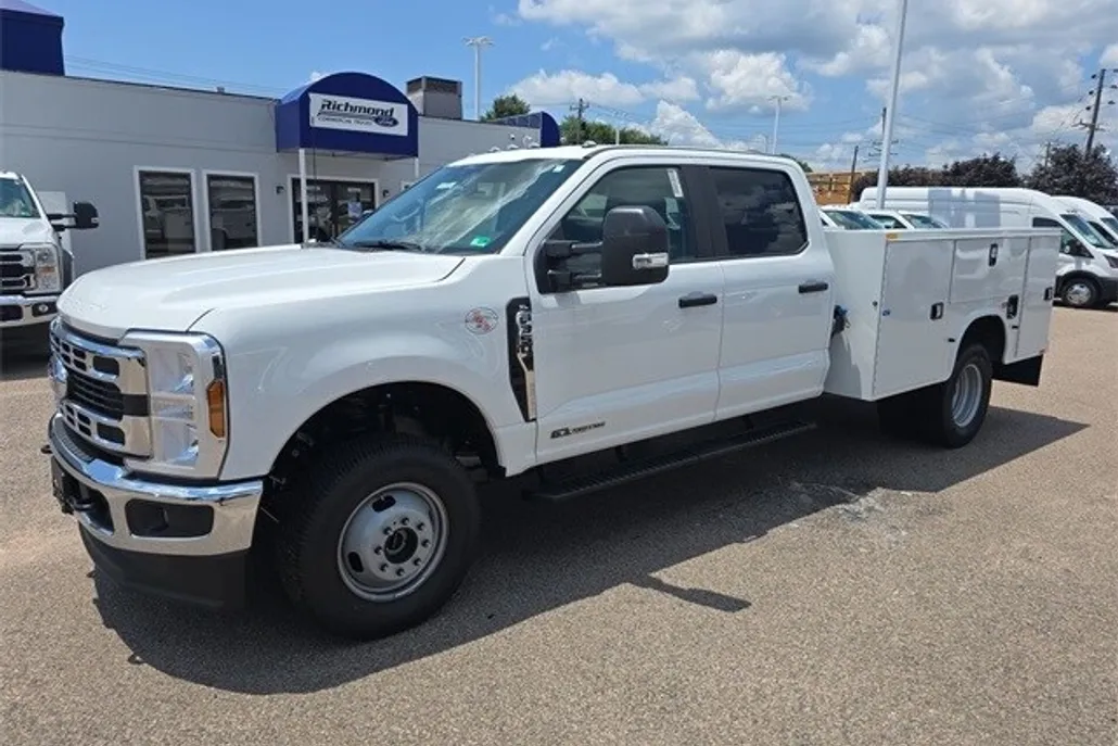 2025 Ford F-350 XL photo 1