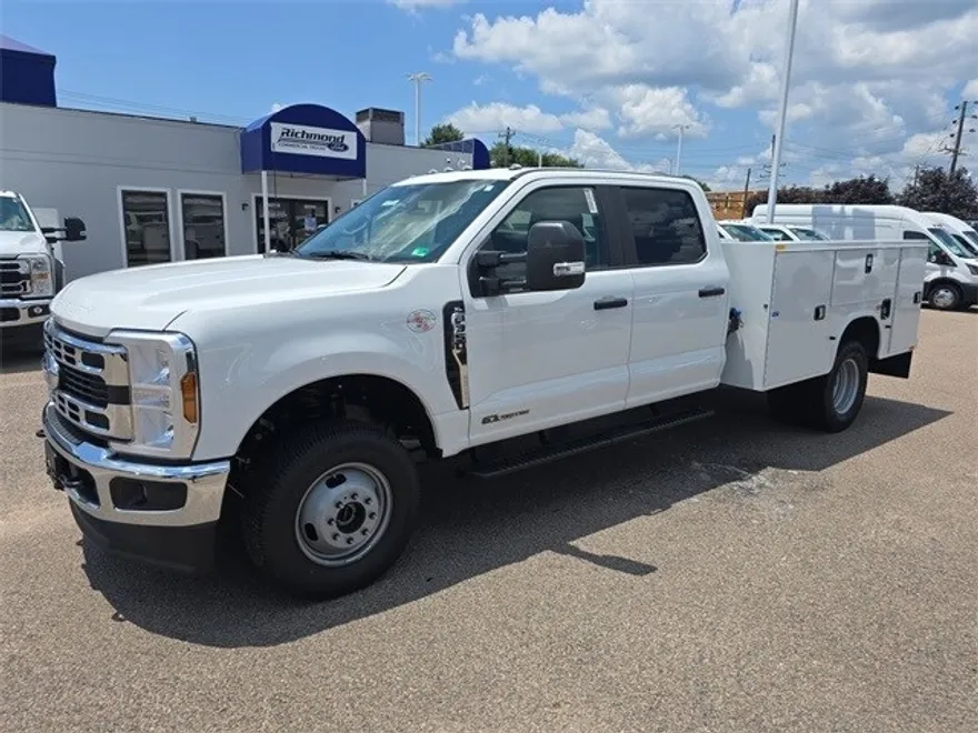 2025 Ford F-350 XL photo 1