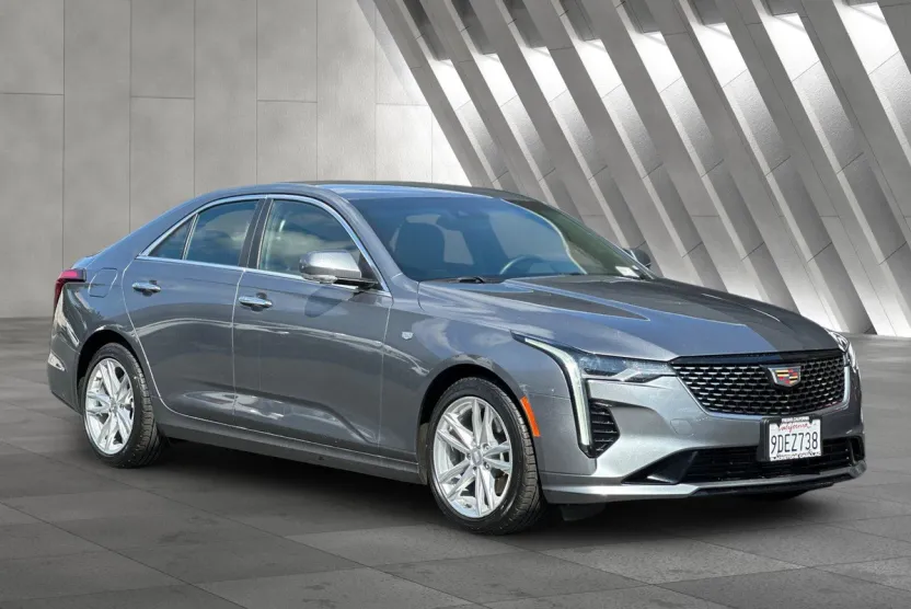 2022 Cadillac CT4 Luxury photo 1