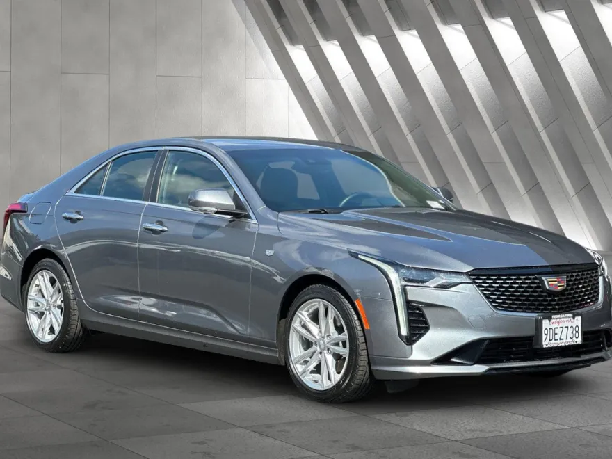 2022 Cadillac CT4 Luxury photo 1